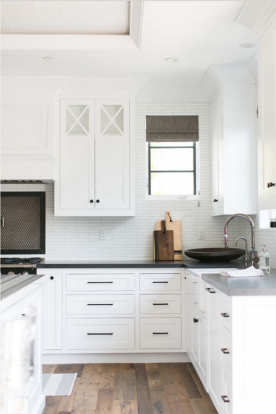 How To Choose Kitchen Door Handles, Best Handles For White Kitchen Cupboards