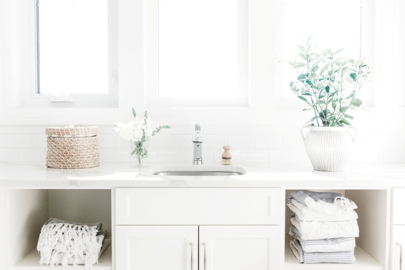 10 things to include in a laundry room