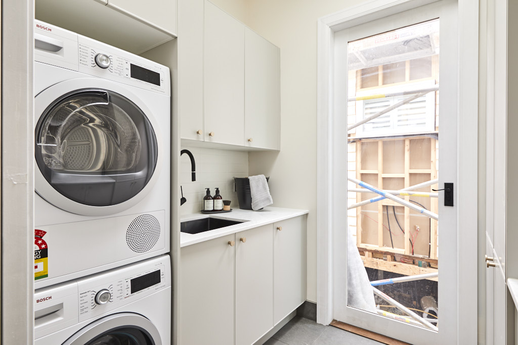 10 things to include in a laundry room