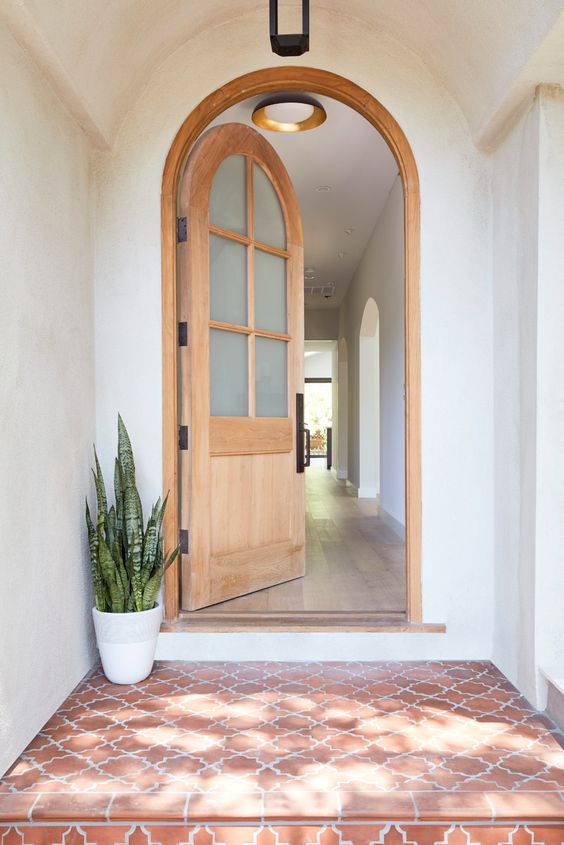 The Mediterranean trend for arches