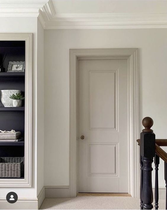 How to use dark trim in your home